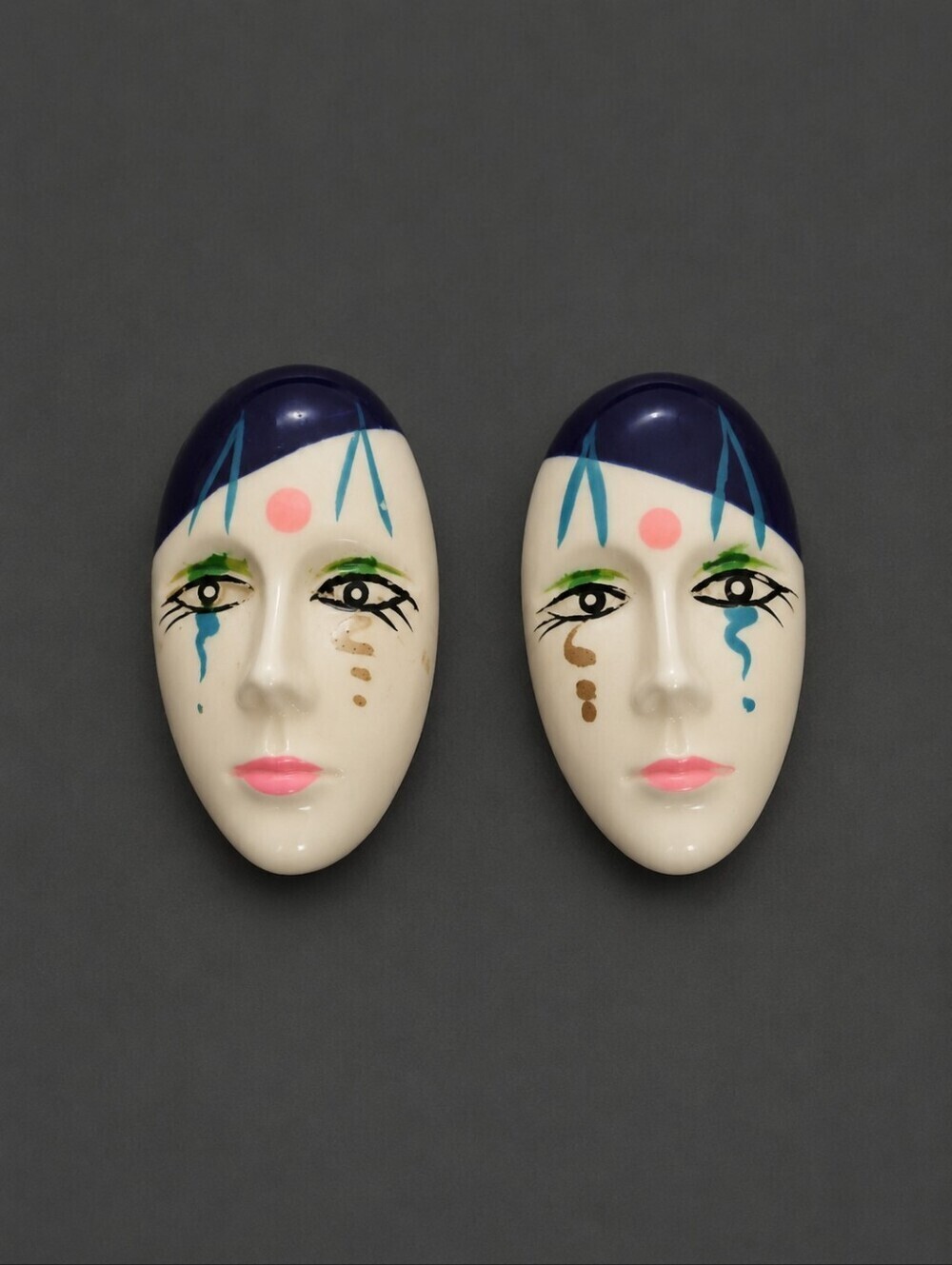 Vtg Theater Resin Painted Mask Faces Mardi Gras New Orleans Post Earrings